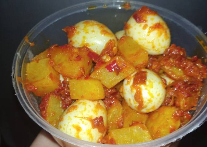 Balado kentang dan telor puyuh