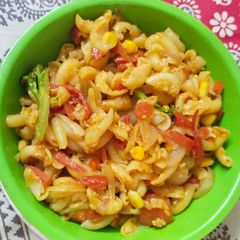 A picture of Garlic Pasta.