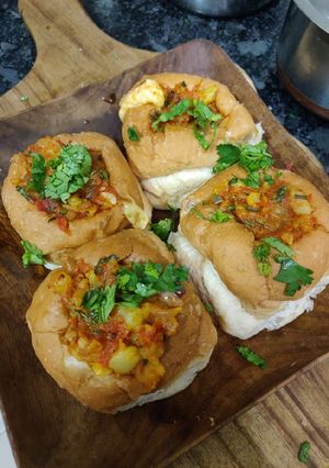 A picture of Pao bhaji packet.