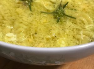Foto principal de Sopa de pollo, por menos de 2€ la ración