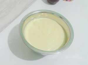 Una foto de Ganache montada de miel