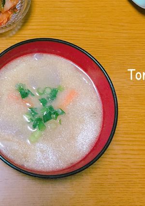 Hình của món Tonjiru Soup (canh rau củ kiểu Nhật).