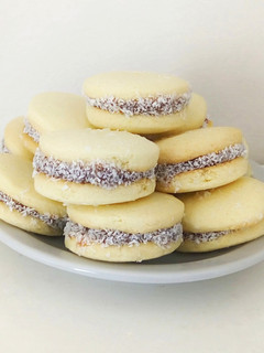 Una foto de Alfajores de maicena deliciosos (versiones con y sin gluten)