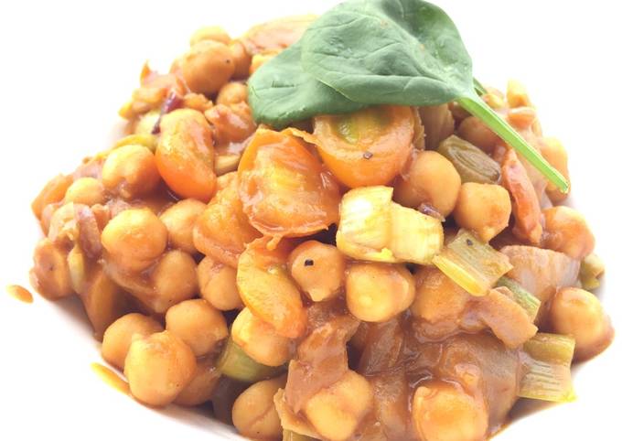 Steps to Make Favorite Curry Chickpea With Leeks (Vegan)