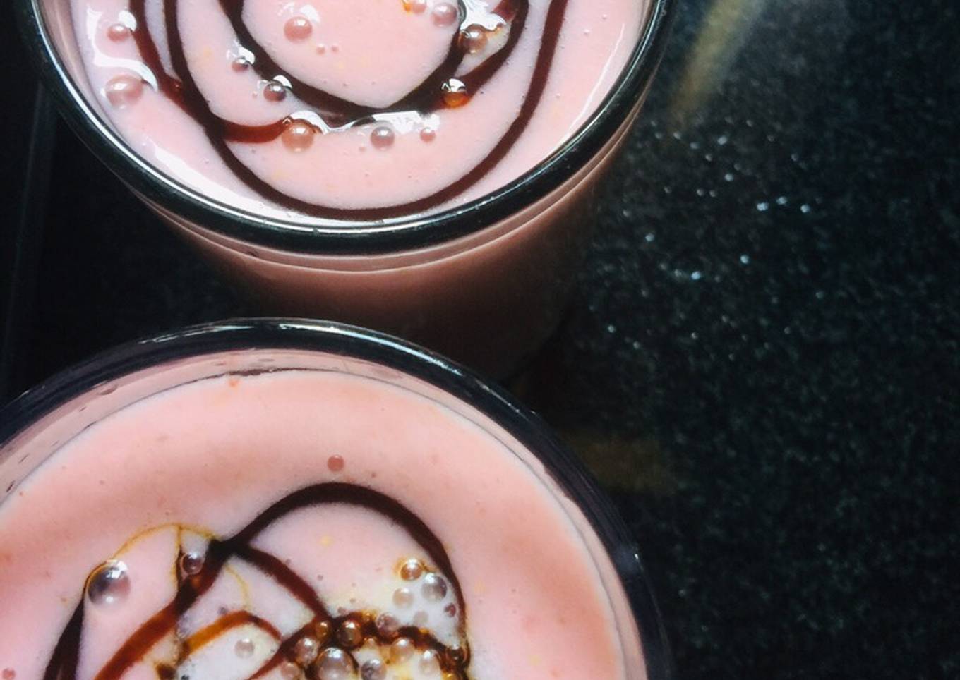 Banana strawberry smoothie