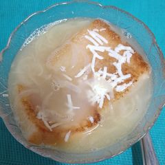 A picture of French Onion Soup.