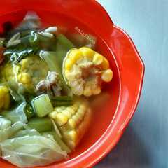 A picture of Sayur asem 🌽.