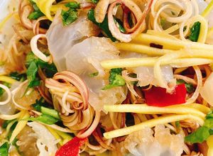 Hình của món Gỏi Sứa Hoa Chuối.