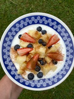 Una foto de 🍏🍓Bowl de kéfir y frutas🍏🍓