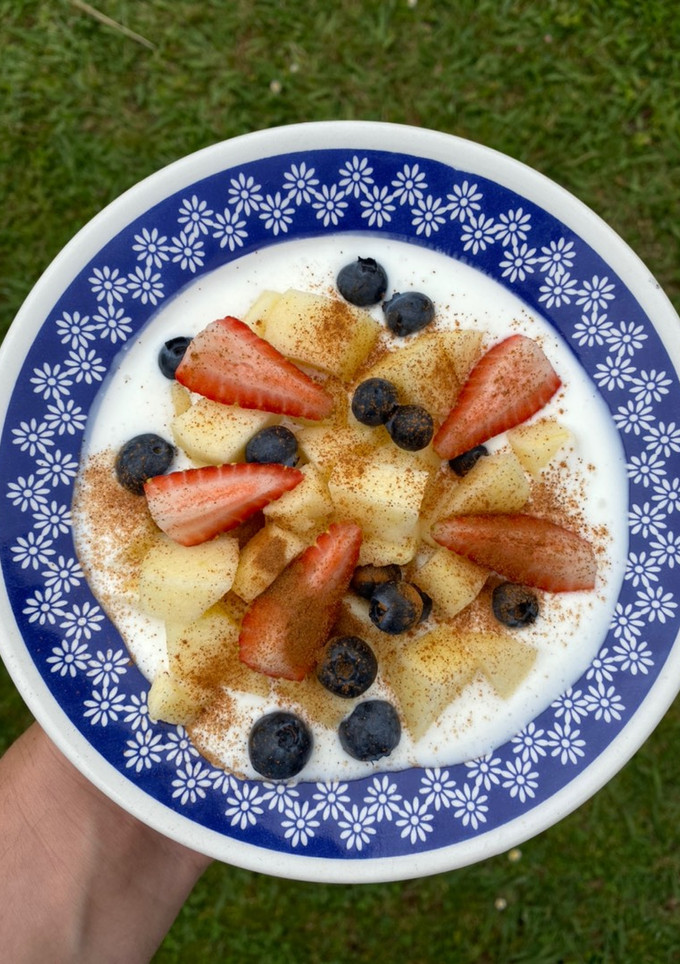 Una foto de 🍏🍓Bowl de kéfir y frutas🍏🍓