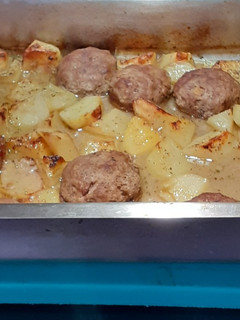 Φωτογραφία της συνταγής Μπιφτέκια με πατάτες στο φούρνο!!