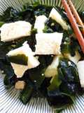 Salad putih telur dan wakame