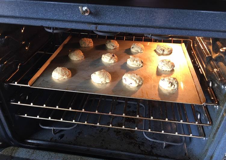 Simple Way to Make Favorite Chocolate Chip Cookies