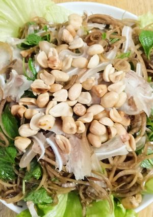 Hình của món Nộm hoa chuối.