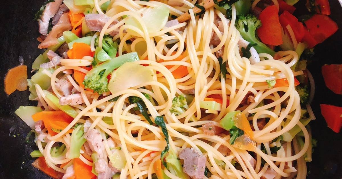 Những nguyên liệu cần chuẩn bị cho món mỳ Ý kiểu Việt Nam là gì?

