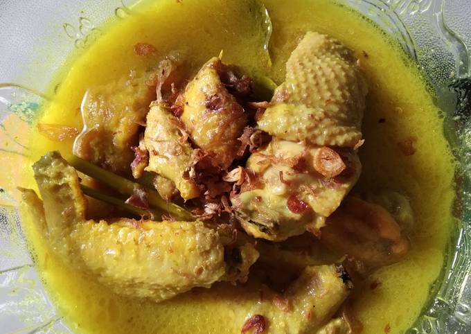 Ayam masak kuning (lodho simpel)