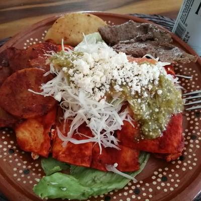 Enchiladas rojas estilo michoacán Receta de Kim Rojas López- Cookpad