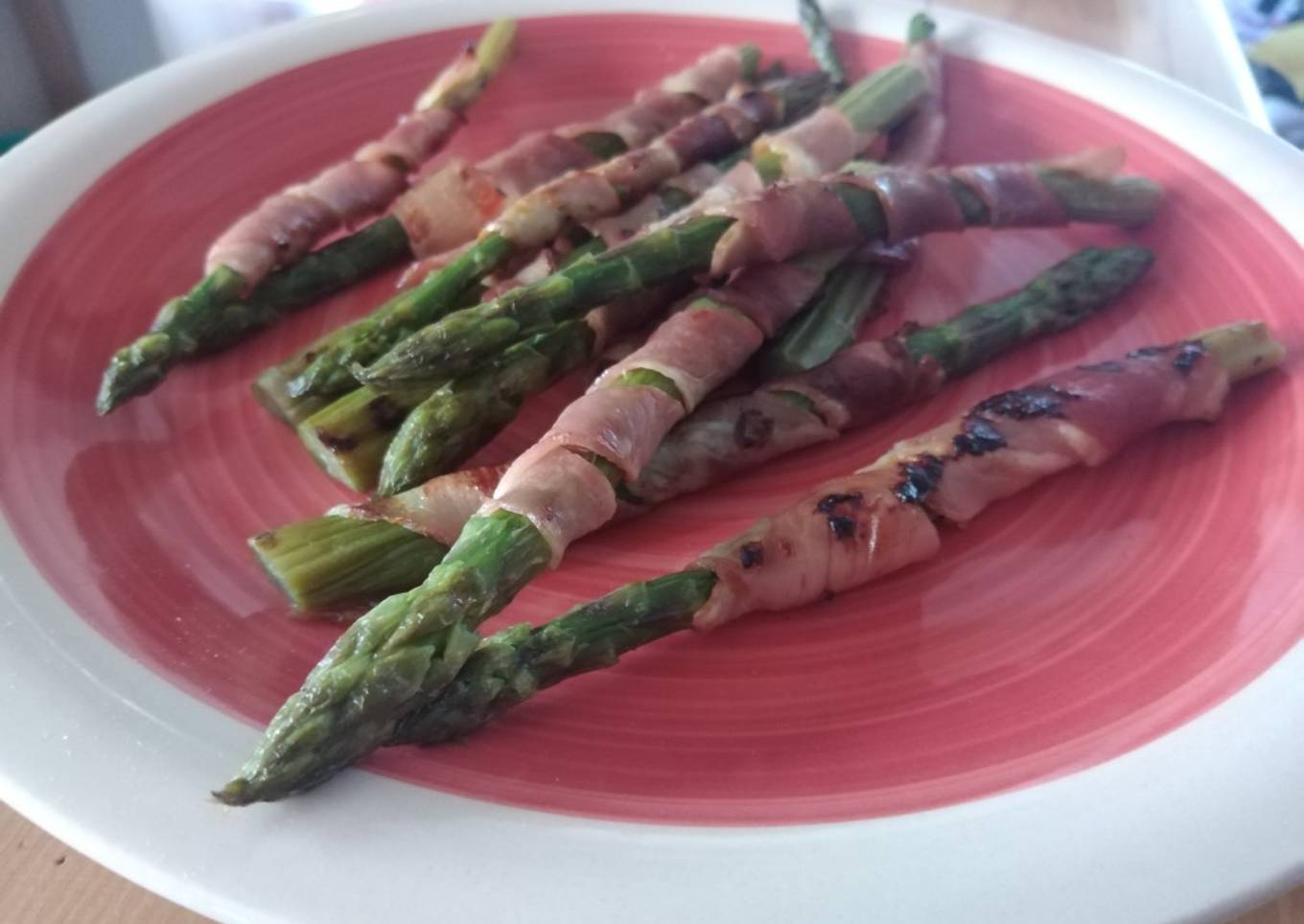 Espárragos en panceta