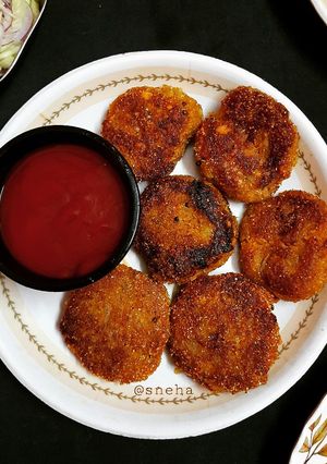 পাপ্মকিন সুজি ফ্রিটারস / কুমড়ো সুজি কাটলেট (kumro sooji cutlet recipe in Bengali) রেসিপির প্রধান ছবি