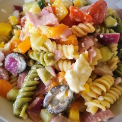 A picture of Italian Pasta Salad.
