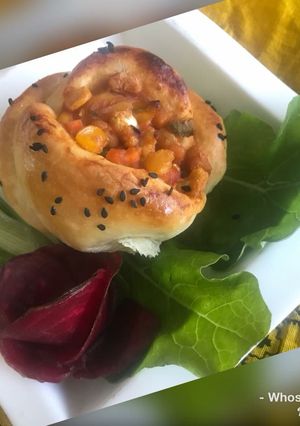 A picture of Whosayna’s Meat/Chicken Buns.
