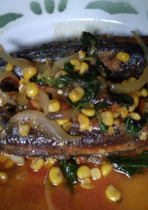 Foto resep Ikan keranjang tumis jagung manis + kemangi