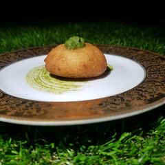 A picture of Stuffed Suji kachodi.