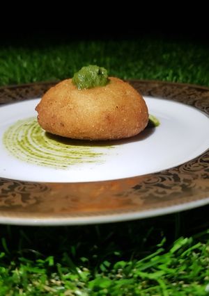 A picture of Stuffed Suji kachodi.