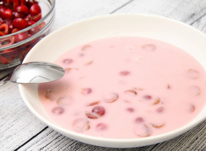 Pudingos cseresznyeleves recept fotója