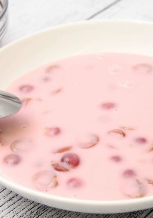 Pudingos cseresznyeleves recept fotója