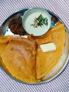 முப்பருப்பு அடை தோசை (Mupparuppu adai dosai recipe in tamil) செய்முறை முக்கிய புகைப்படம்