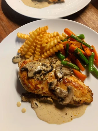 Langkah Gampang Menyiapkan Resep Chicken steak with mushroom sauce *panggang teflon yang Bikin Ngiler Anti Ribet, Menggugah Selera