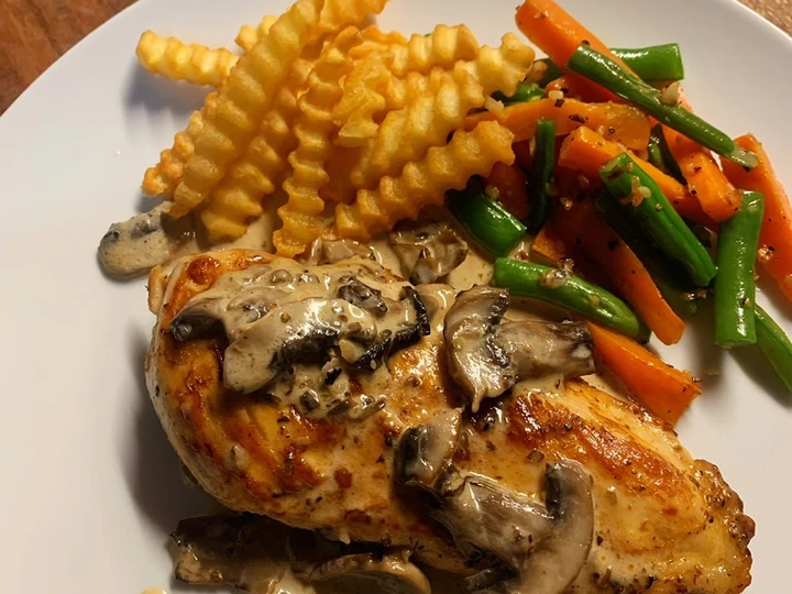 Langkah Gampang Menyiapkan Resep Chicken steak with mushroom sauce *panggang teflon yang Bikin Ngiler Anti Ribet, Menggugah Selera