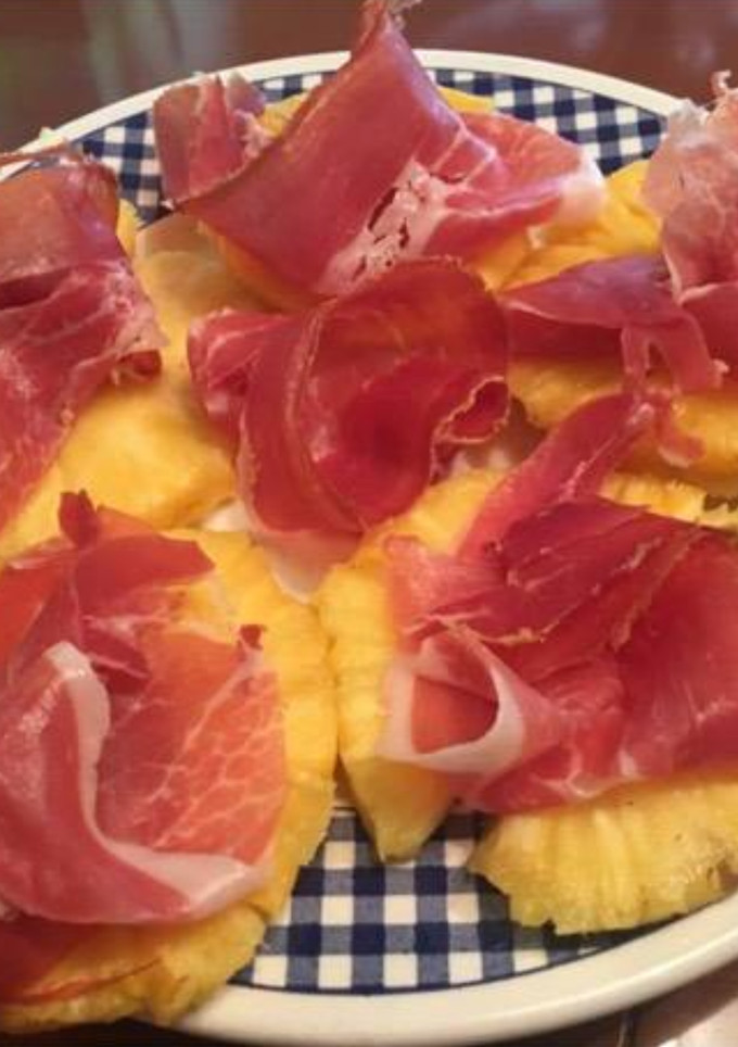 Una foto de Piña con jamón
