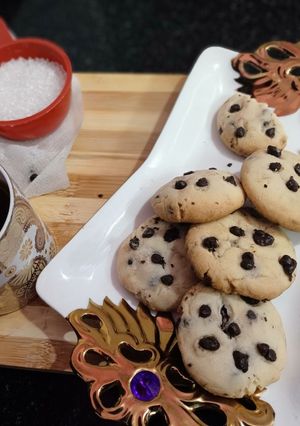 A picture of Eggless chocolate stuffed cookies.