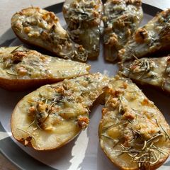 Baked pears with stilton cheese A picture of Baked pears with stilton cheese.