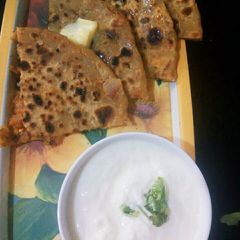 A picture of Onion paratha.