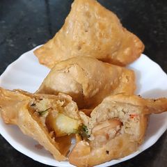 A picture of Aloo samosa.