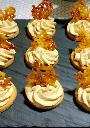 Une photo de Canapés mousse au poulet