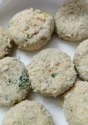 A picture of Hari piyaz ke cutlets.