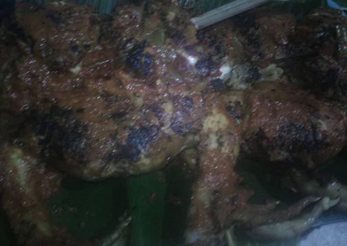 Langkah Mudah untuk Menyiapkan Ayam panggang bumbu rujak yang Enak