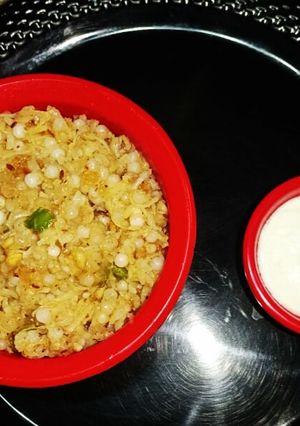साबुदाणा बटाटा उसळ (Sabudana Batata Usal Recipe In Marathi) रेसिपी चे मुख्य फोटो 