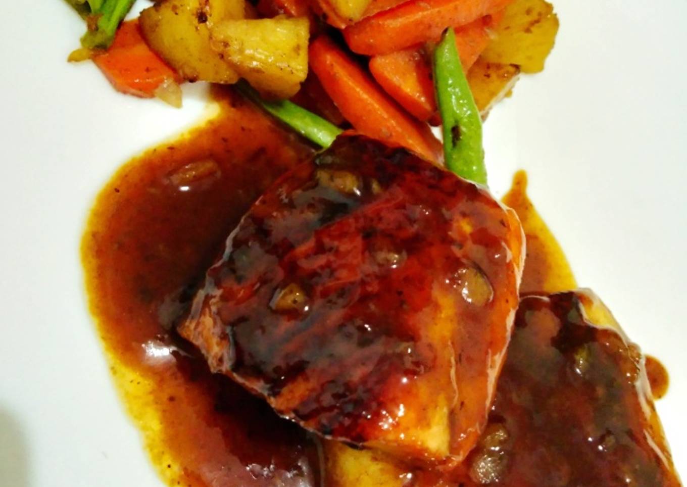 Salmon steak garlic honey sauce