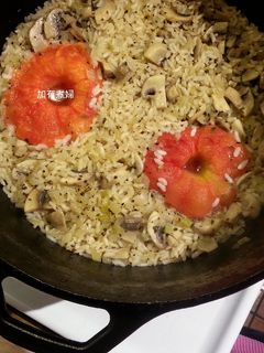 鑄鐵鍋也來整顆番茄飯 的食譜成品照片