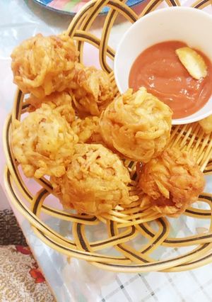 A picture of Lacha chicken pakora.
