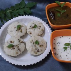 A picture of Idli filled with sprouted moong dal.