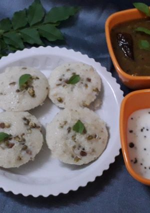A picture of Idli filled with sprouted moong dal.