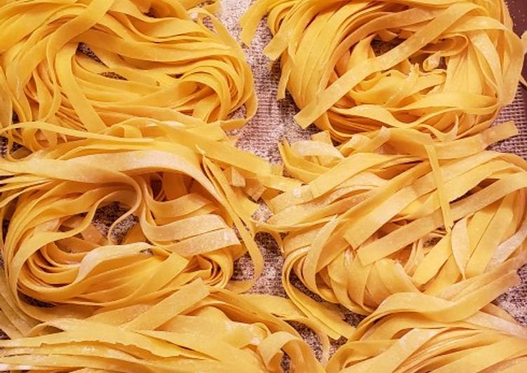How to Prepare Homemade Homemade Fettuccini Noodles