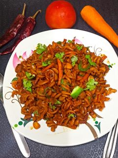 रेड सॉस इटालियन पास्ता (italian pasta recipe in marathi) रेसिपी चे मुख्य फोटो