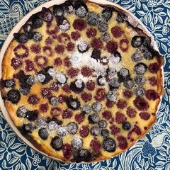 A picture of Berries clafoutis.